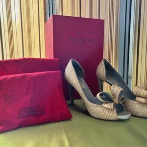 Valentino Size 7.5 Raffia heels